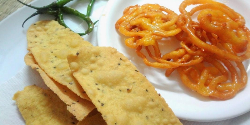 Delight your taste buds by savoring these famous Gujarati delicacies